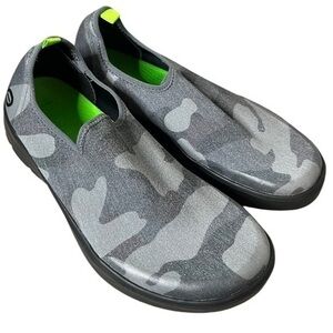 OOFOS OOmg eeZee low shoe size women’s 8.
